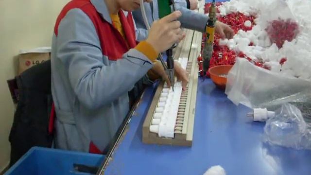 Сборка розеток. Прямой шуруповерт с автоподачей самореза. смотреть онлайн