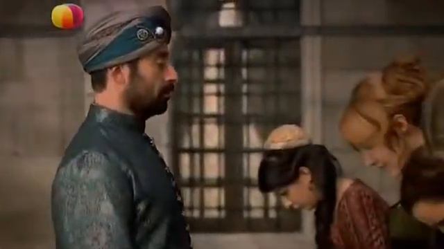 Султан опять подарил Хюррем платок