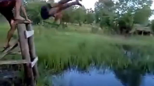 алкаш упал в болото смотреть онлайн