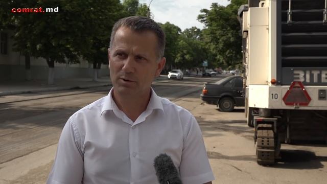 В центральной части м.Комрат начались работы по ремонту асфальтного покрытия смотреть онлайн