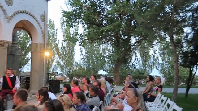 Феодосийский театр «Парадокс» закрыл летний сезон 1 смотреть онлайн