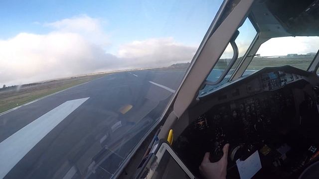 ATR 45 Landing in Stornoway Airport, Isle of Lewis, Scotland смотреть онлайн