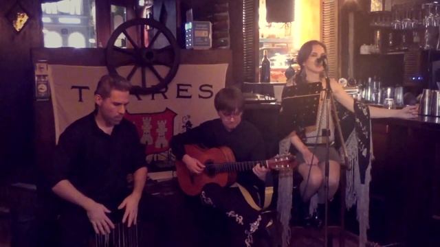 Латиноамериканская кавер-программа LLAMADA band в испанском ресторане Las Torres смотреть онлайн