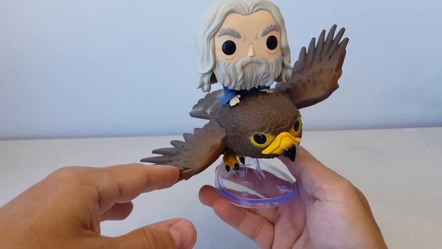 Présentation en Français Funko Pop The Lord of the Rings Gandalf on Gwaihir #72 смотреть онлайн