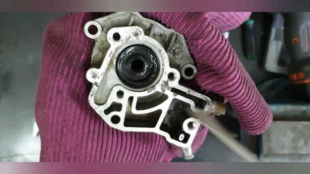 Заміна ремкомплекта водяної помпи Yamaha gear 4t смотреть онлайн