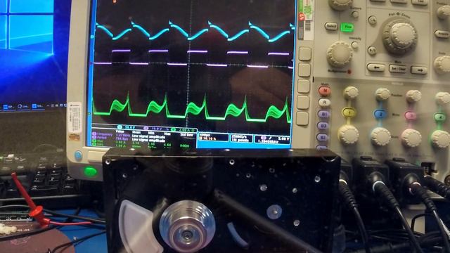 25,000 RPM Hard Disk Drive motor controlled by Single FET & function generator смотреть онлайн