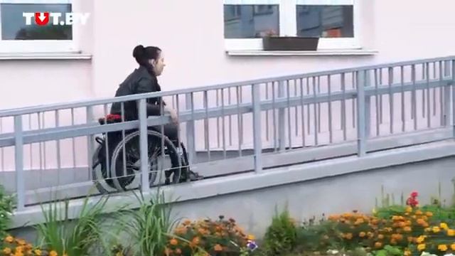 Инвалид колясочник Юля   Быть 18 летним