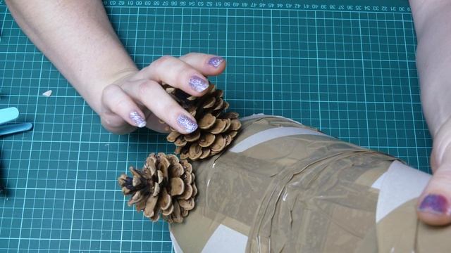 Новогодняя ёлка из шишек своими руками! смотреть онлайн