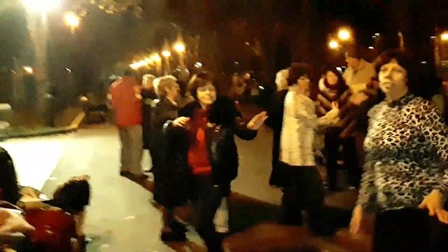 Приходите в мой дом...Народные танцы,сад Шевченко,Харьков!!! смотреть онлайн