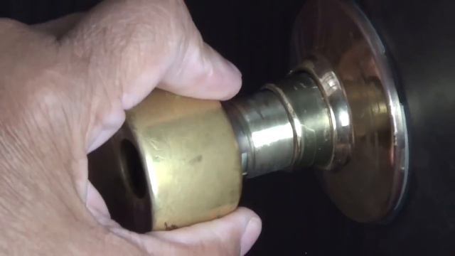 Remove doorknob lock with NO SCREWS showing смотреть онлайн
