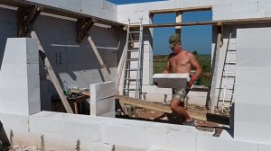 Средняя несущая стена из газоблока. Видео для тех, кто хочет сам построить дом.