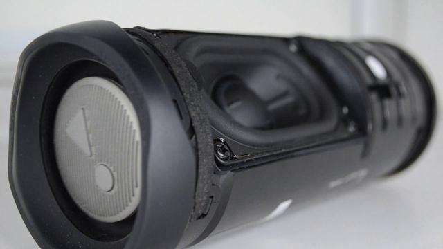 Колонка JBL FLIP 5 LFM 60% Bass Test РЕАКЦИЯ НА ПЕСНИ ЗАЧЕМ? смотреть онлайн