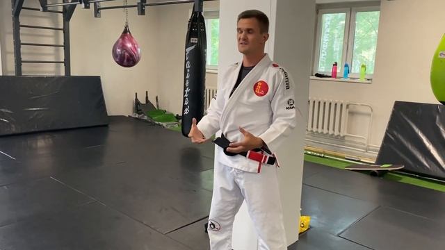 Как стать чёрным поясом по BJJ и быть им | В чём разница | Лев Гладких смотреть онлайн
