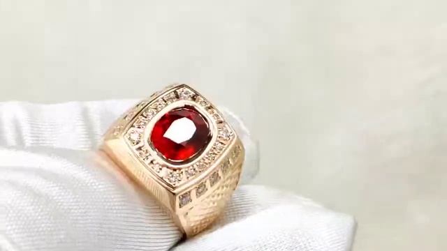 Мужское кольцо с гранатом