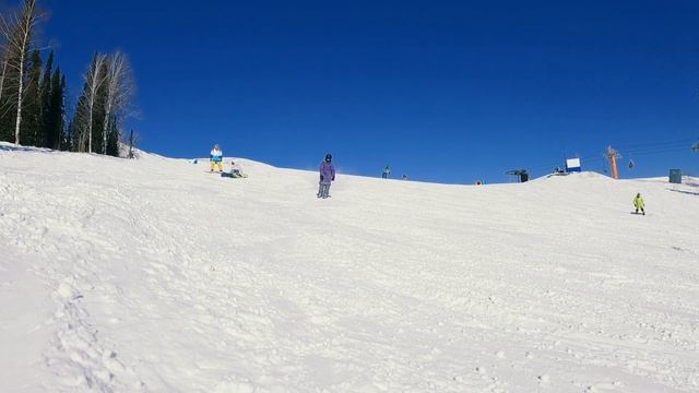 Шерегеш, горные лыжи. Спуск по трассе Доллар. Дропы, фрирайд, трасса и флэт-фристайл А ему только 1 смотреть онлайн