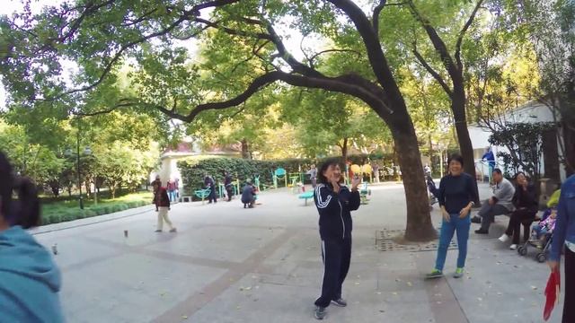 DONNIE DOES | Chinese Park Work Out смотреть онлайн