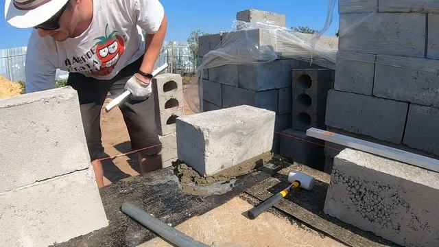 КЛАДКА УГЛОВ из КЕРАМЗИТОБЕТОННЫХ БЛОКОВ. Сможет каждый! смотреть онлайн