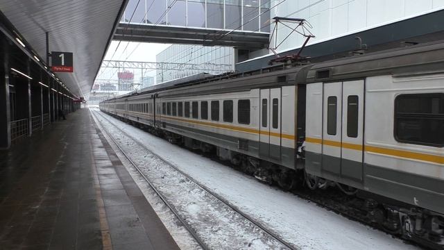 Электропоезд ЭД4МКу-0153 ЦППК платформа Матвеевская смотреть онлайн