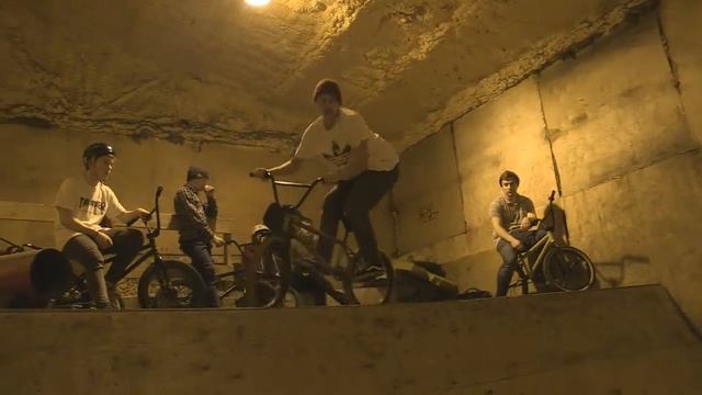 bmx трюки в ангаре (ст.Подлипки) 20140102 смотреть онлайн