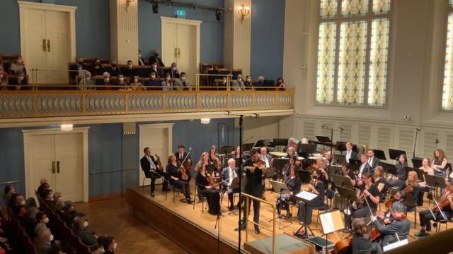 Guillaume Pasch playing Partita No 2 in D minor (Sarabande) by J. S. Bach смотреть онлайн