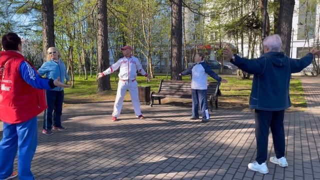 ДОЛГОЛЕТИЕ МУРМАНСК (2.06.19). Комплекс Цигун "8 КУСКОВ ПАРЧИ" (Бадуаньцзинь) смотреть онлайн