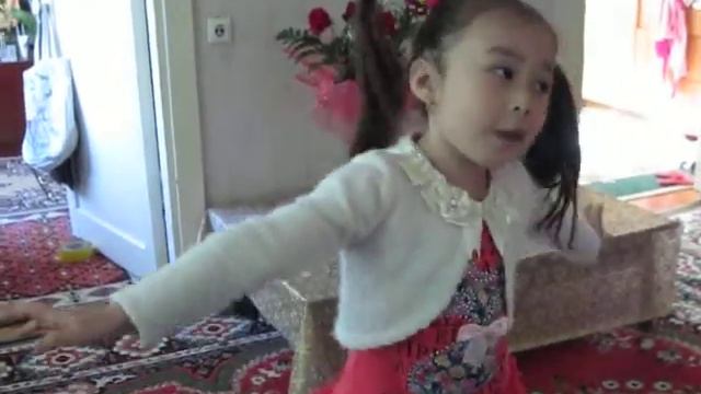 Будущая звезда казахских и индийских фильмов =-)) смотреть онлайн