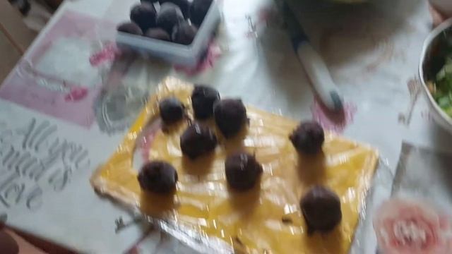 покрываю шоколадом курагу с арахисом смотреть онлайн