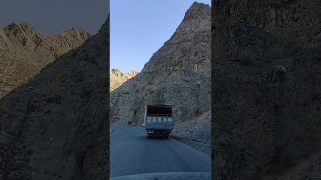 Кыргызстан.Дорога вдоль реки Нарын смотреть онлайн
