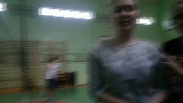 В МИРЕ ЖИВОТНЫХ?!!/ШКОЛЬНЫЕ ДНИ/ВЫПУСКНОЙ КЛАСС смотреть онлайн
