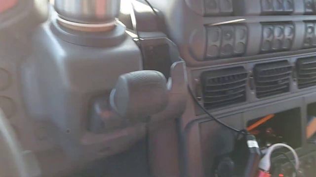 Всё завалило снегом, дороги не чищены смотреть онлайн