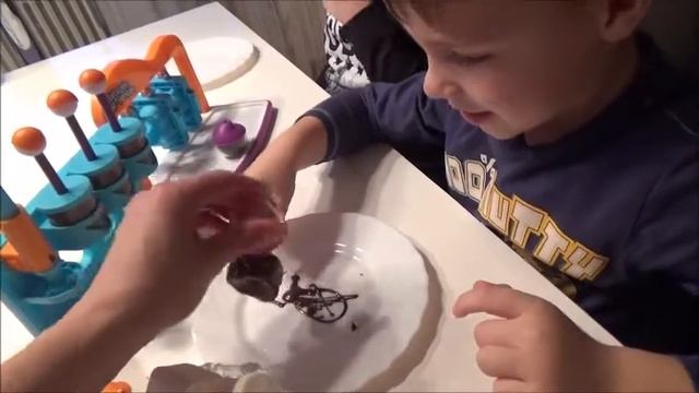Deluxe Marshmallow Factory Украшаем Marshmallows смотреть онлайн