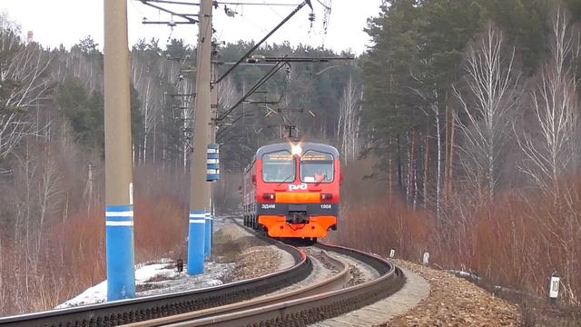 ЭД4М-1007/1008 сообщением Каменск-Уральский - Екатеринбург-Пасс. и приветливая бригада смотреть онлайн