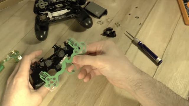 Ремонт геймпада Dualshock 4 от PlayStation 4 смотреть онлайн