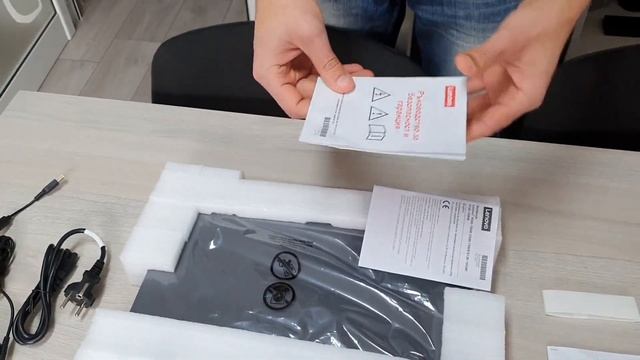 UnBoxing Laptopn Lenovo V130-15IKB смотреть онлайн