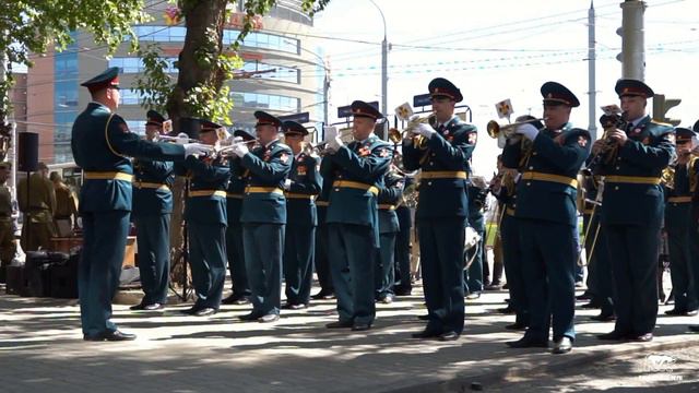 В День Победы новосибирских ветеранов поздравили дома смотреть онлайн