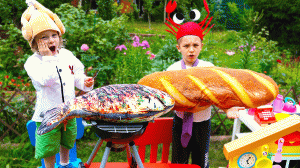 Тёма и Паша играют в ресторан