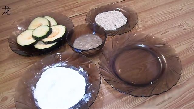 Кабачки жаренные с кунжутом (西葫芦炒芝麻, Xīhúlu chǎo zhīma). Китайская кухня. смотреть онлайн