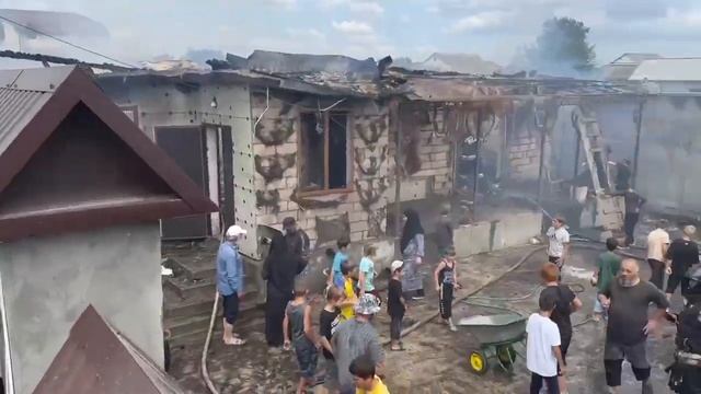 Вместе в беде и в радости: в Хасавюртовском районе сгорел частный дом / Дагестан смотреть онлайн