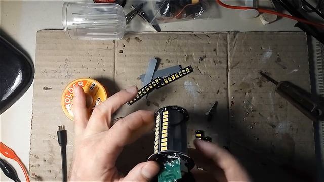 Лампа кукуруза E27 с Aliexpress. Простой ремонт. смотреть онлайн