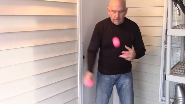 25 Easy Three Ball Tricks / Learn to juggle different patterns and tricks with 3 balls смотреть онлайн