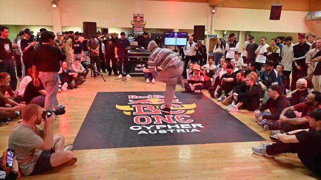 Red Bull BC One Cypher Austria 2023 | 1vs1 B-Boy | PRE21 – Uncrowned -VS- Guti смотреть онлайн