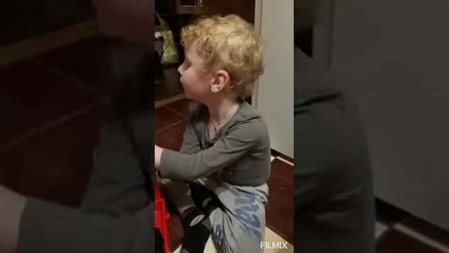 Исполняет Роман Евгеньевич🕺 смотреть онлайн