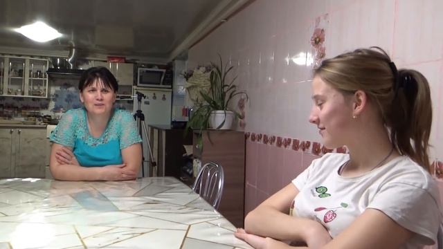 Андрей приводит в порядок коллекцию. Собираем Аню на учёбу. смотреть онлайн