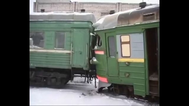 КРУШЕНИЯ ПОЕЗДА жесть жёстко раскурочило поезд CRASH TEST смотреть онлайн