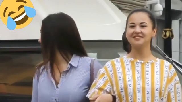 Пошлые разговоры по телефону на улице. Социальный эксперимент, реакция людей смотреть онлайн