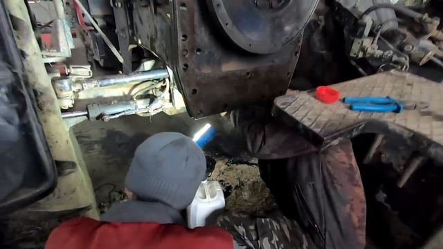 Степаныч столкнулся с проблемами, а Саня с Вовкой сняли движок!!! смотреть онлайн
