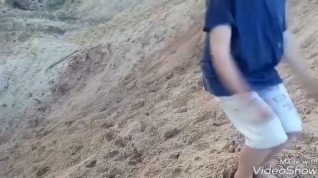 Первый раз делаю сальто назад ,вроде не плохо ... смотреть онлайн