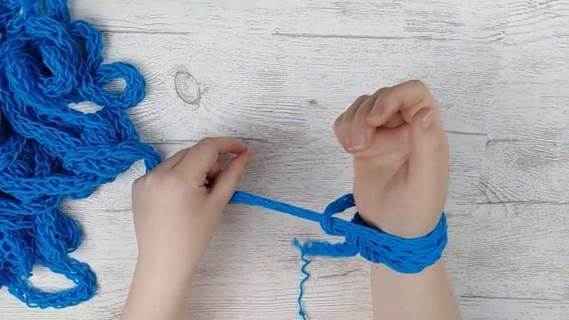 СВЯЗАЛА СНУД БЕЗ СПИЦ! ЧУДО НА ПАЛЬЦАХ! смотреть онлайн