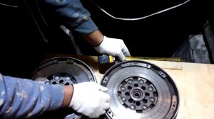 Сравнивание двухмассовых (демпферных) маховиков Вито Vito 638