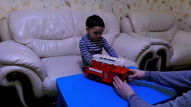 Пожарная машина. Fire engine. आग ट्रक।. 消防車。Детская мечта каждого мальчика смотреть онлайн